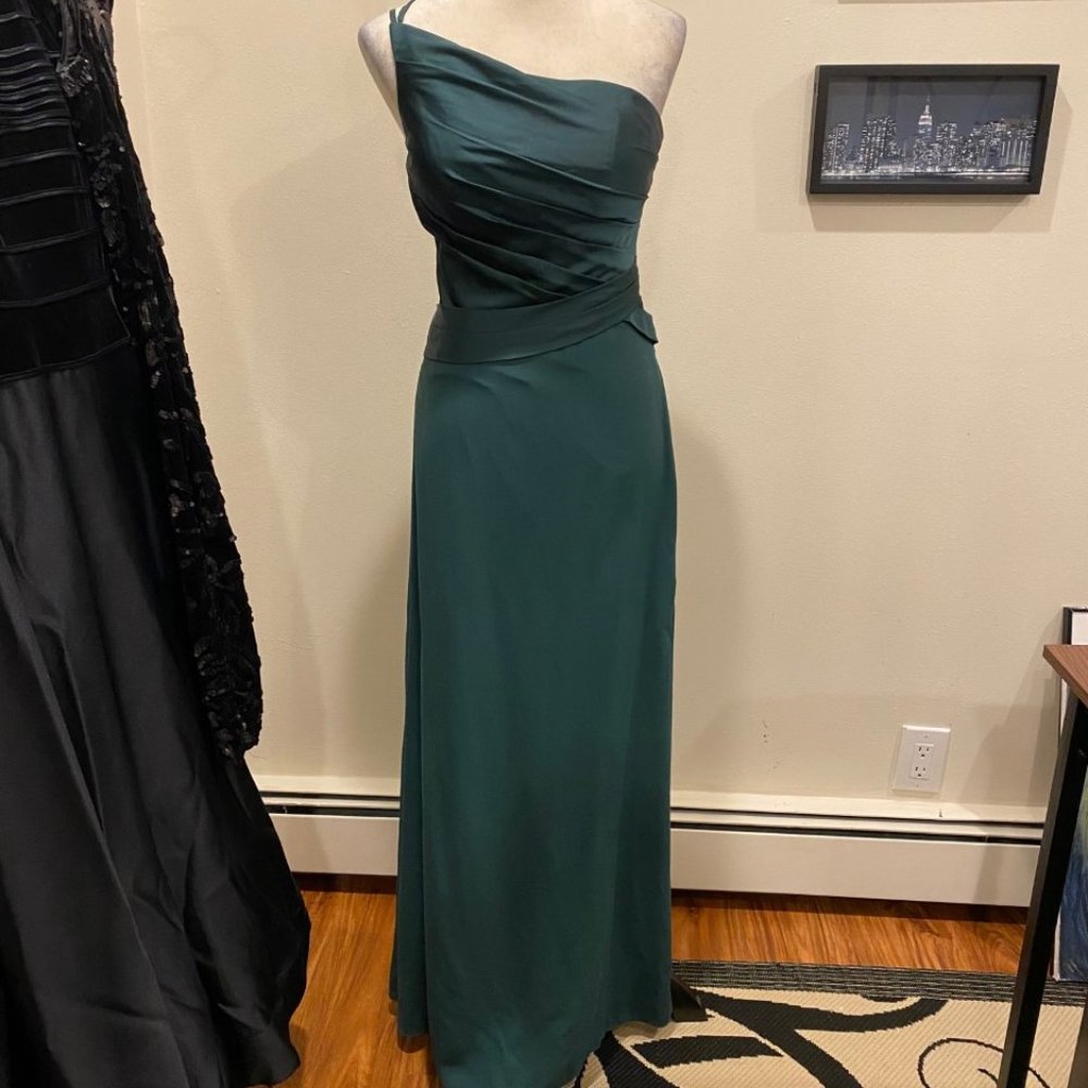 WHITE BY VERA WANG ERMERALD GREEN GOWN